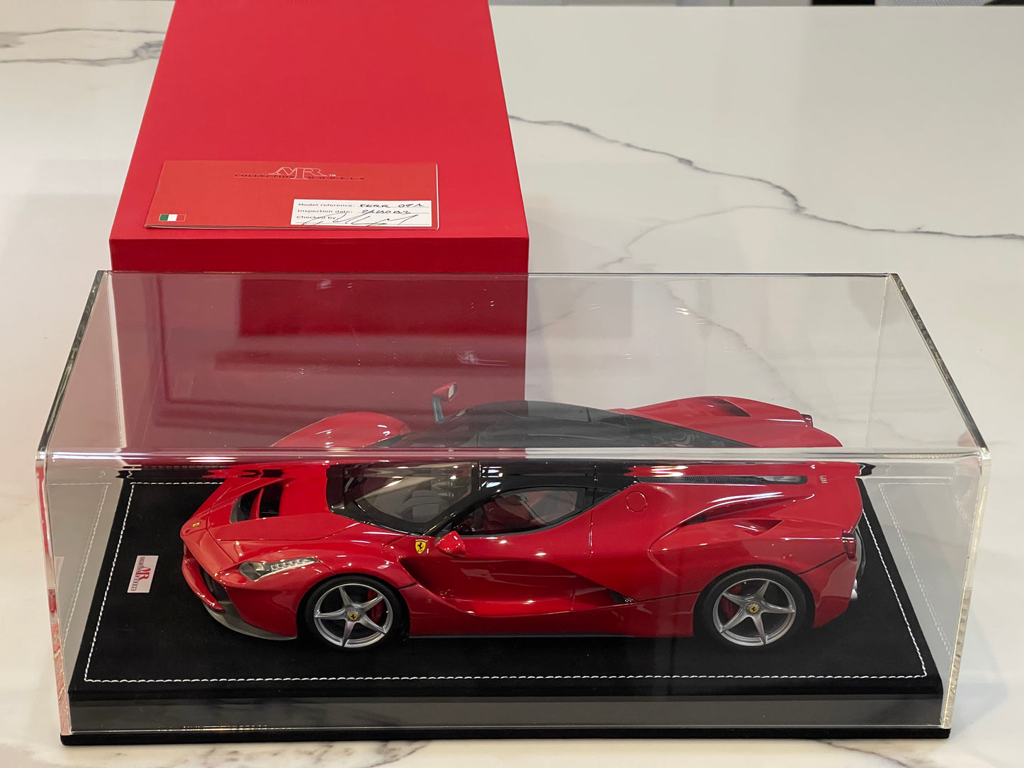 MR 1/18 Ferrari LaFerrari 2015 Rosso Corsa/Nero MR09A