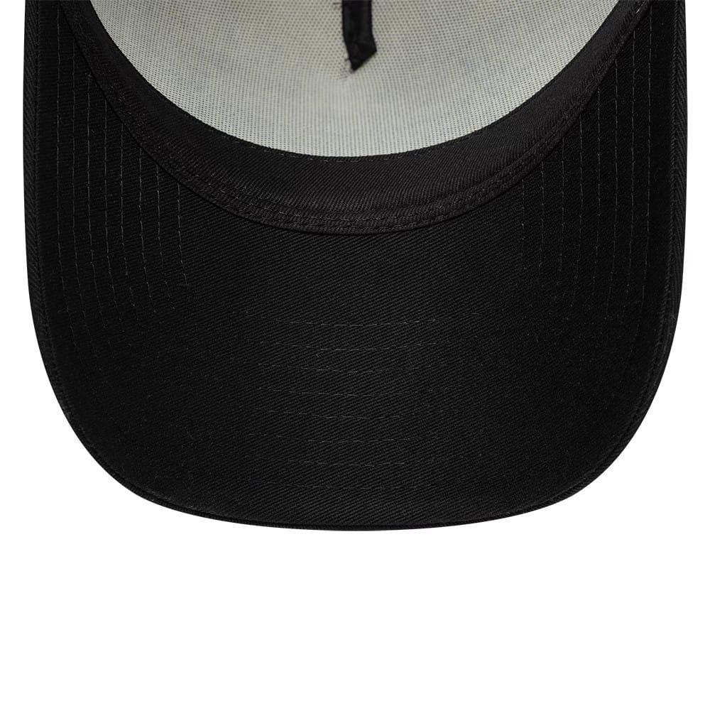 Williams Racing F1 Traditional A-Frame Trucker Adjustable Cap Beige/Black
