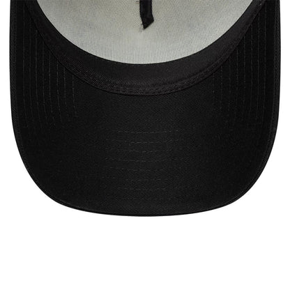 Williams Racing F1 Traditional A-Frame Trucker Adjustable Cap Beige/Black