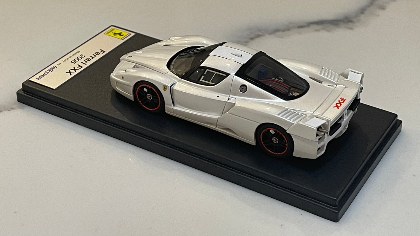 Looksmart 1/43 Ferrari FXX 2005 Pearl White LS159D