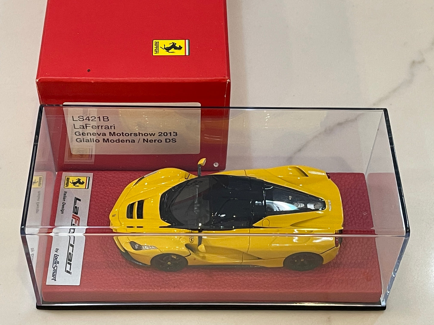 Looksmart 1/43 Ferrari LaFerrari Geneva Auto Show 2013 Giallo Modena/Nero LS421B
