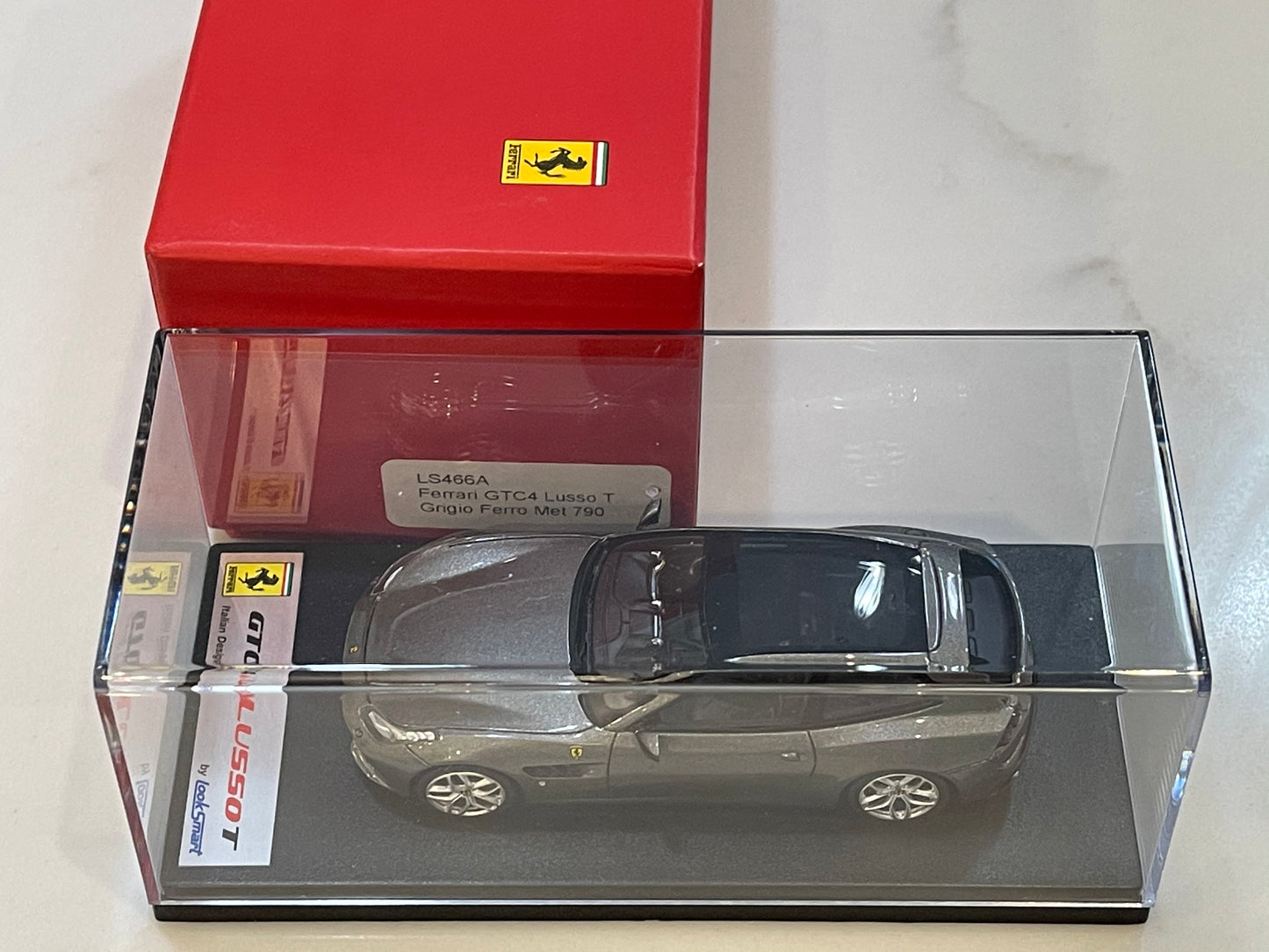 Looksmart 1/43 Ferrari GTC4 Lusso T 2017 Grigio Ferro Met. LS466A