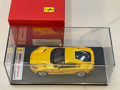 Looksmart 1/43 Ferrari 812 Superfast 2017 Giallo Tristrato LS467D