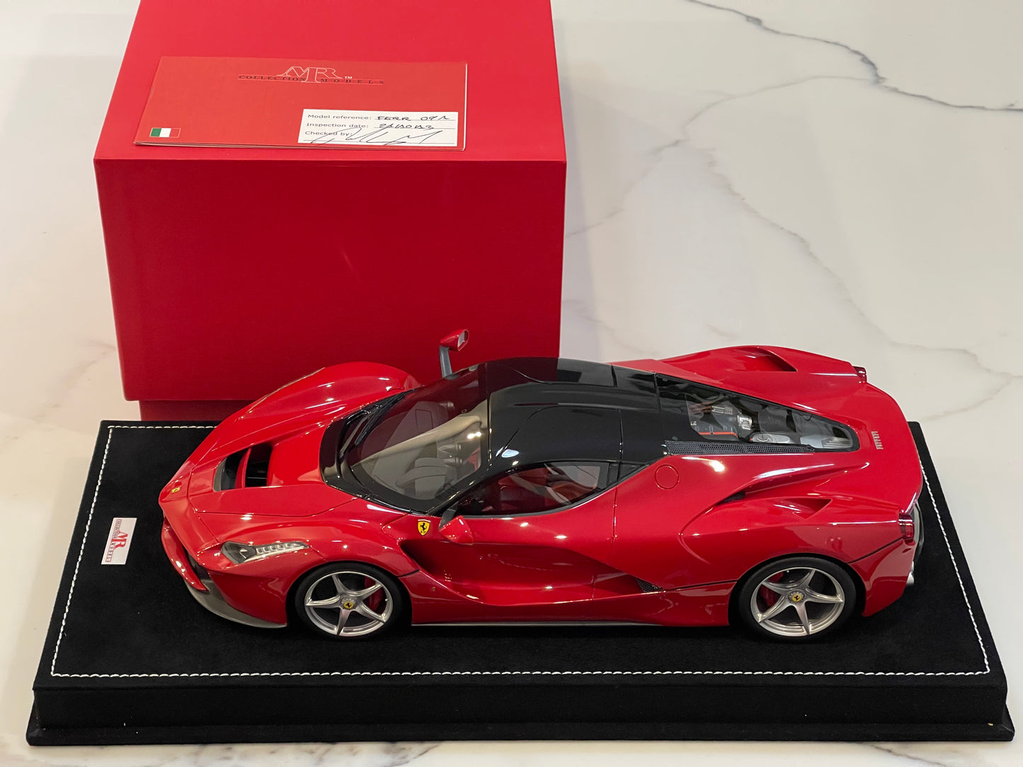 MR 1/18 Ferrari LaFerrari 2015 Rosso Corsa/Nero MR09A