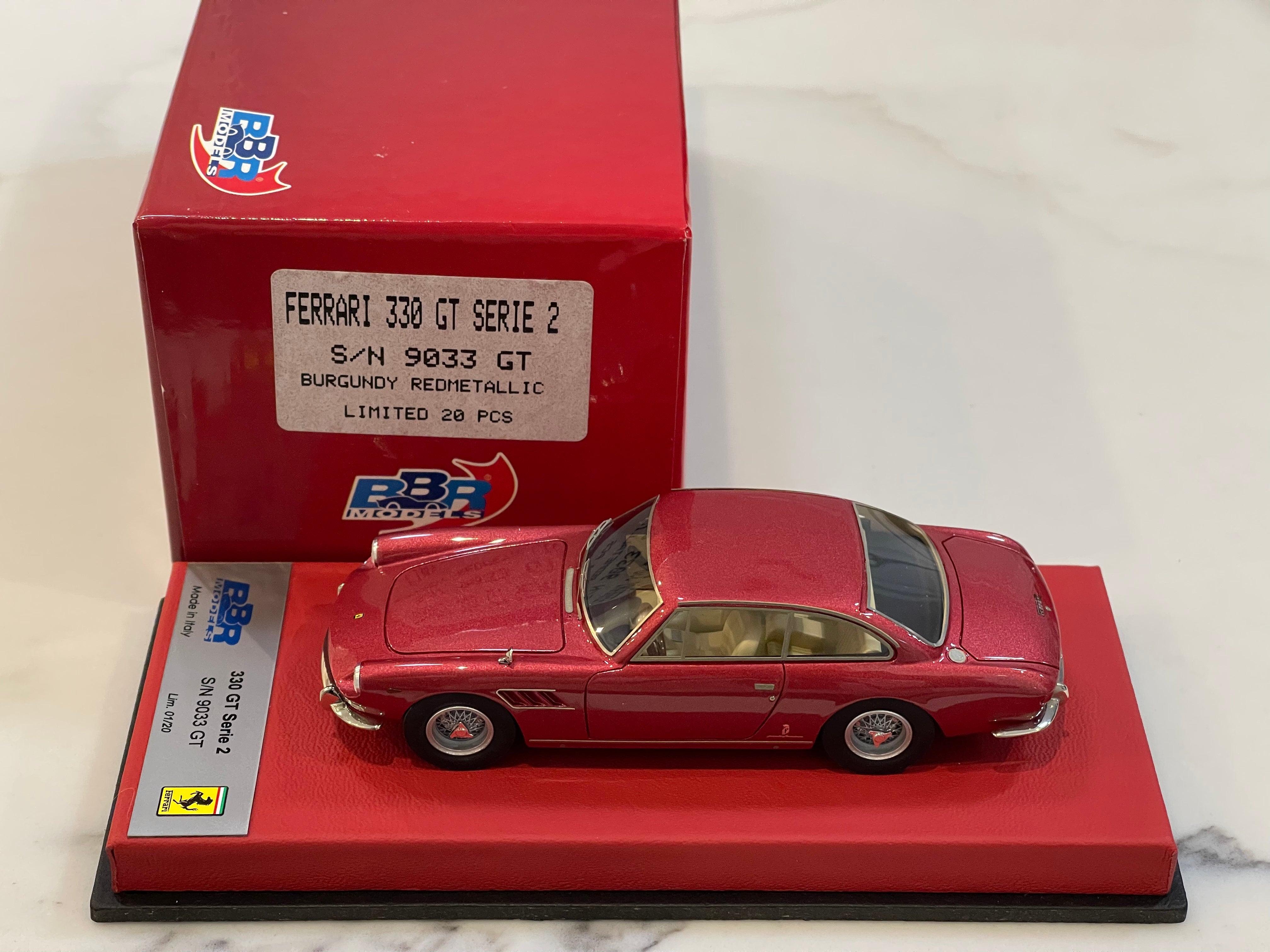 【お得新作登場】フェラーリ330 GT2+2　1967（レッド）　*1/43 スケール　品番：BBR227B　　06 BBR